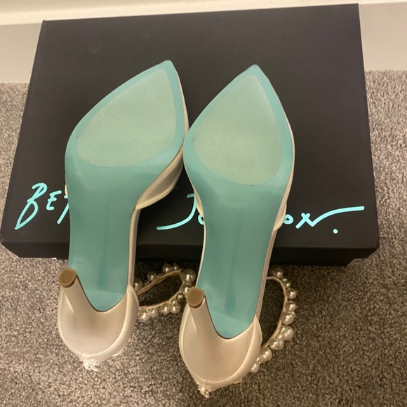betsey johnson Jace Pointy Toe Imitation Pearl Dress Pumps - Picture 6 of 9